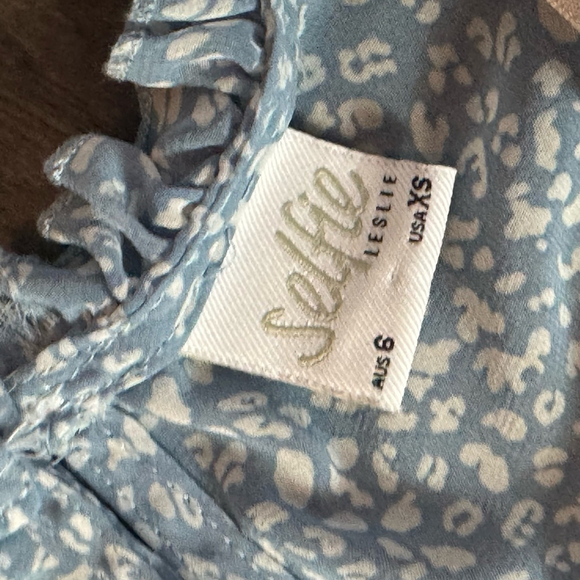 Selfie Leslie Ruffle Floral V-Neck Mini Dress Size XS Blue - Picture 7 of 11